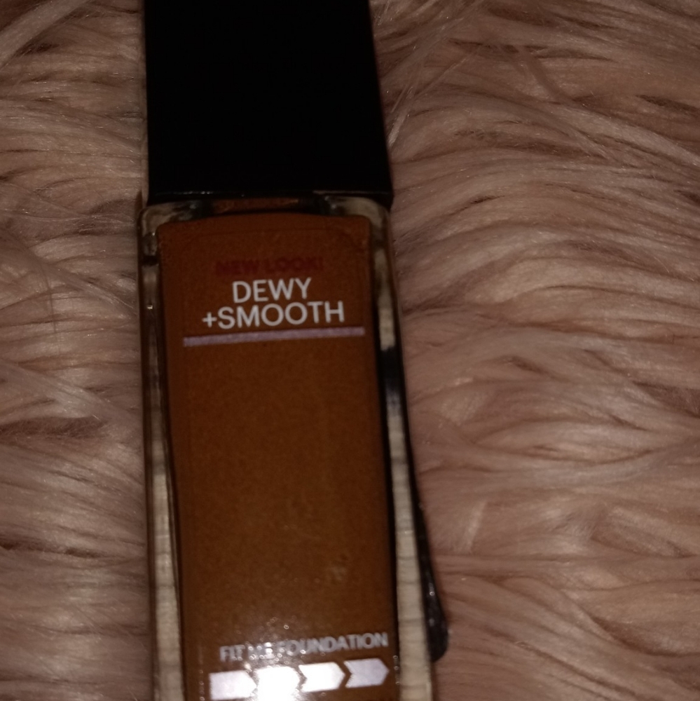 ❤❤3x25❤❤Dewy smoth Foundation